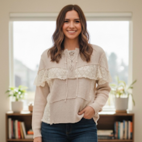 Gimmicks By BKE Women's Ivory Lace Long‎ Sleeve Blouse Size Small NEW - Picture 1 of 12